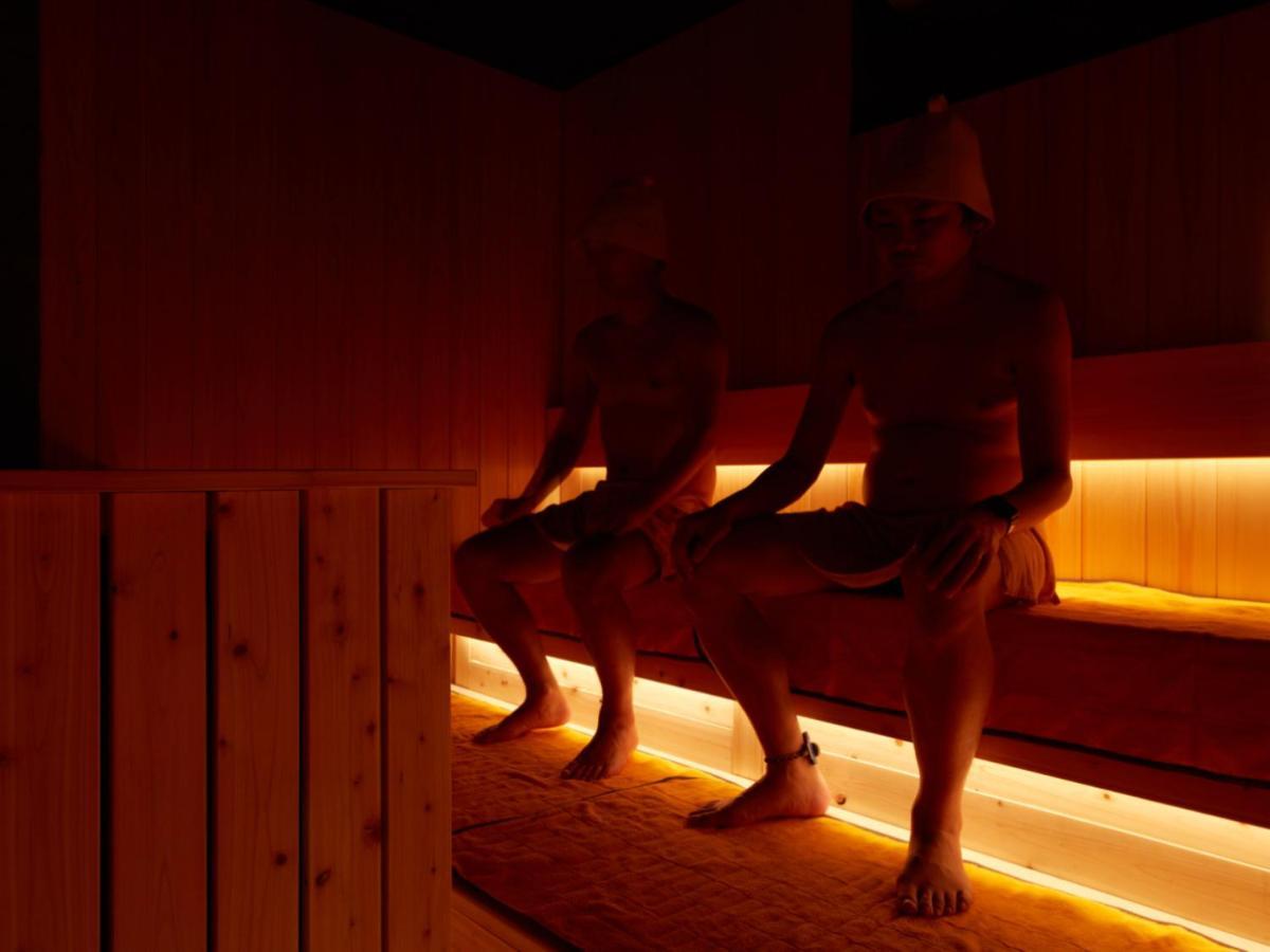 Rembrandt & Shimbashi - Caters To Men โรงแรมแคปซูล 2*