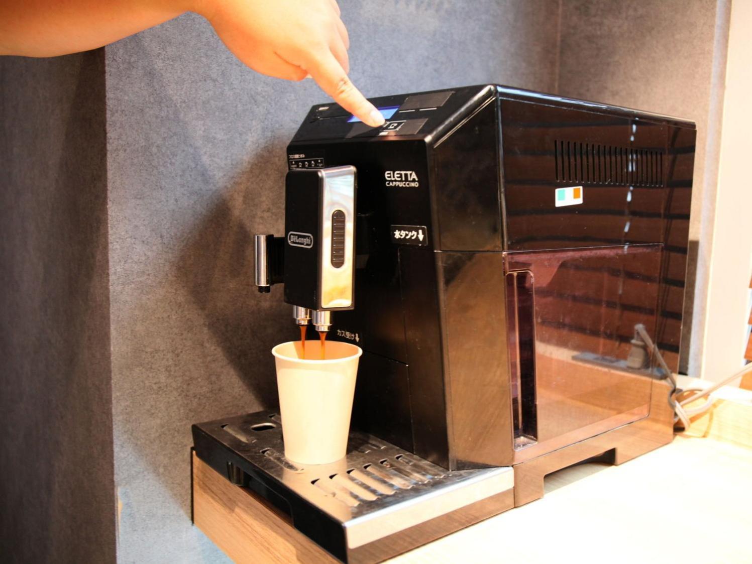 โรงแรมแคปซูล Rembrandt & Shimbashi - Caters To Men โตเกียว