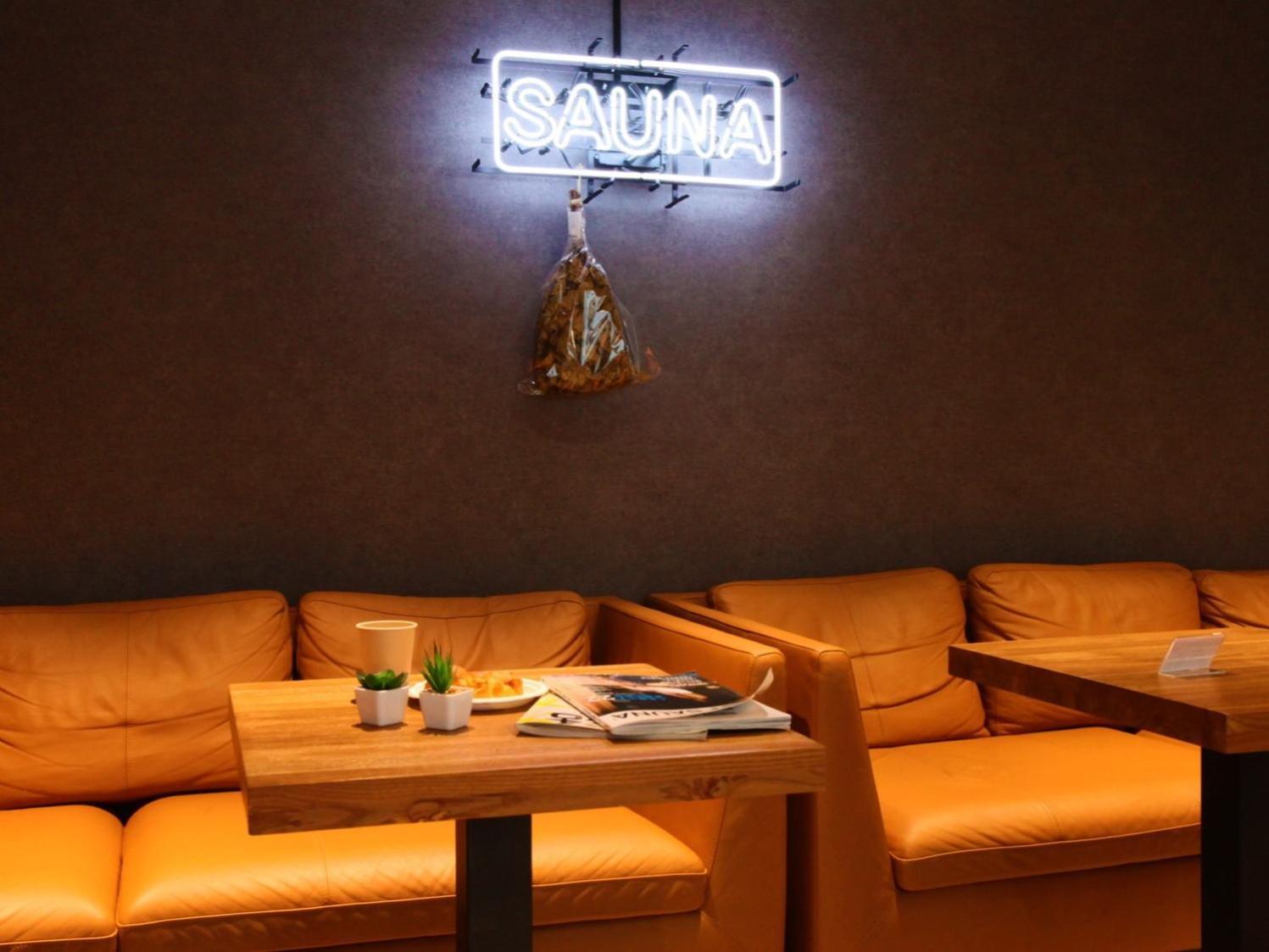 Rembrandt & Shimbashi - Caters To Men โรงแรมแคปซูล 2*